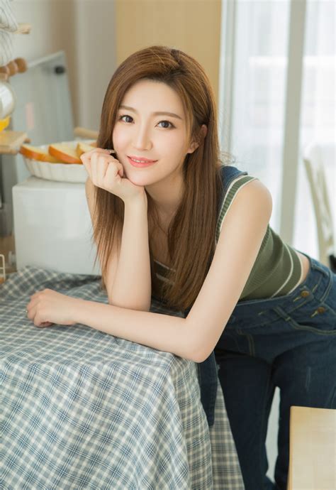 揭秘网络时代的情感与欲望：数字世界中的爱与挑战